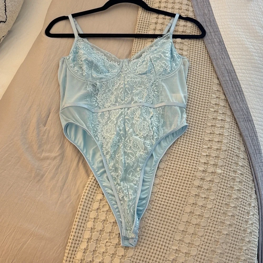 Light Blue Lace Bodysuit - Picture 2 of 5